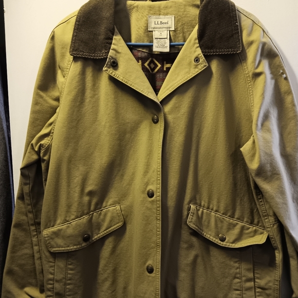 L.L. Bean Jackets & Blazers - L.L. Bean Long Women's Olive Barn Trench Coat Size Med Pet.